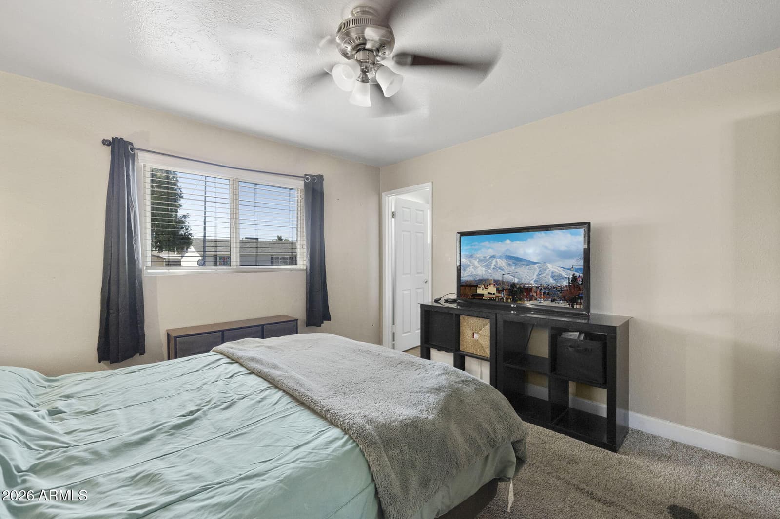 418 E ORCHID Lane, Phoenix, AZ 85020 — photo 16 of 33