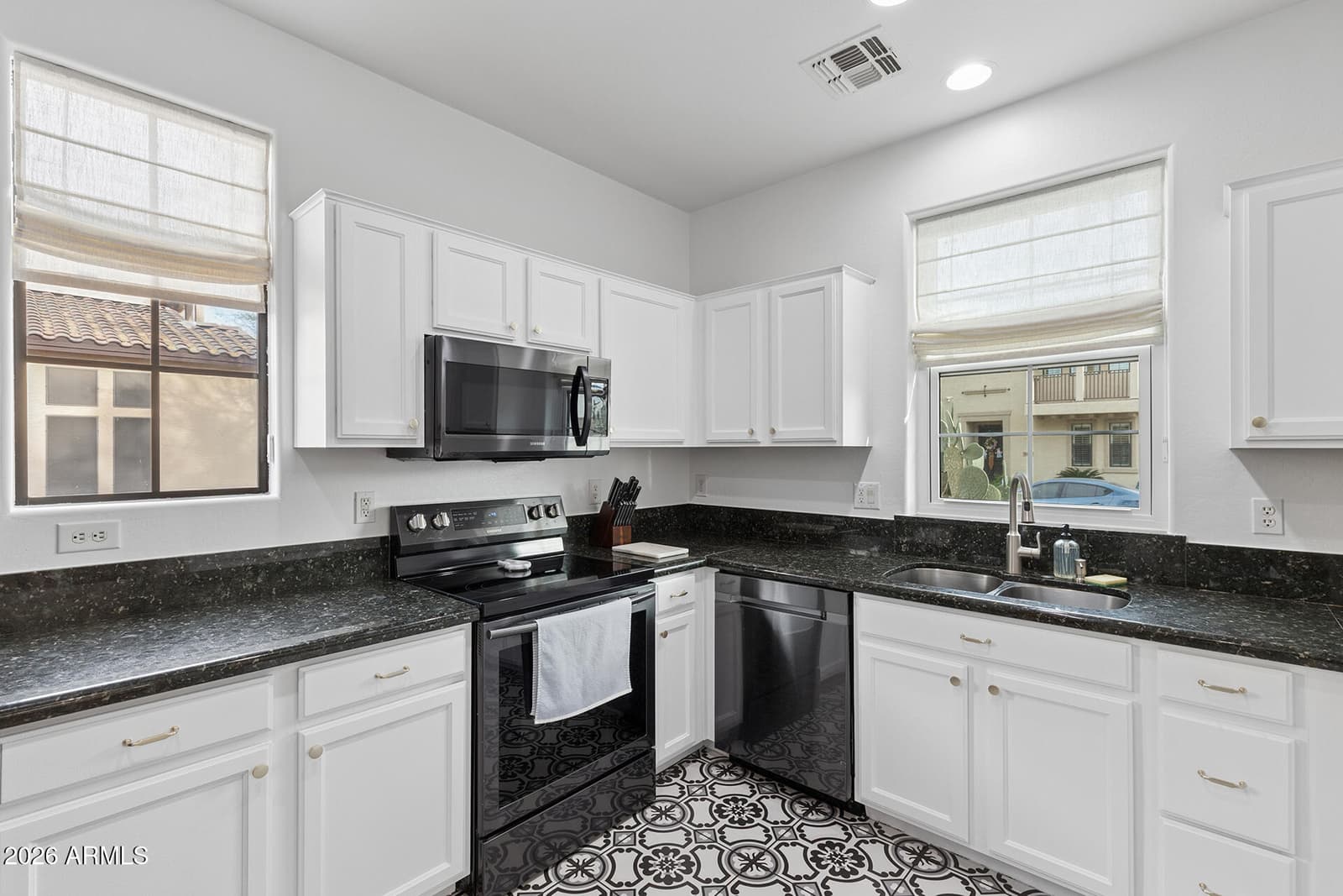 2382 W SLEEPY RANCH Road, Phoenix, AZ 85085 — photo 31 of 49