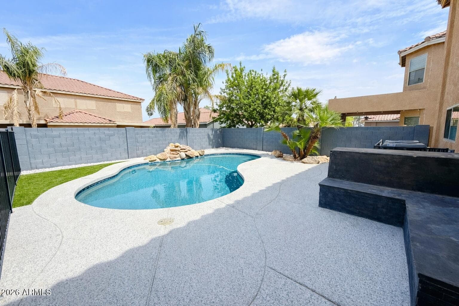 2812 W SUNSHINE BUTTE Drive, San Tan Valley, AZ 85144 — photo 32 of 40