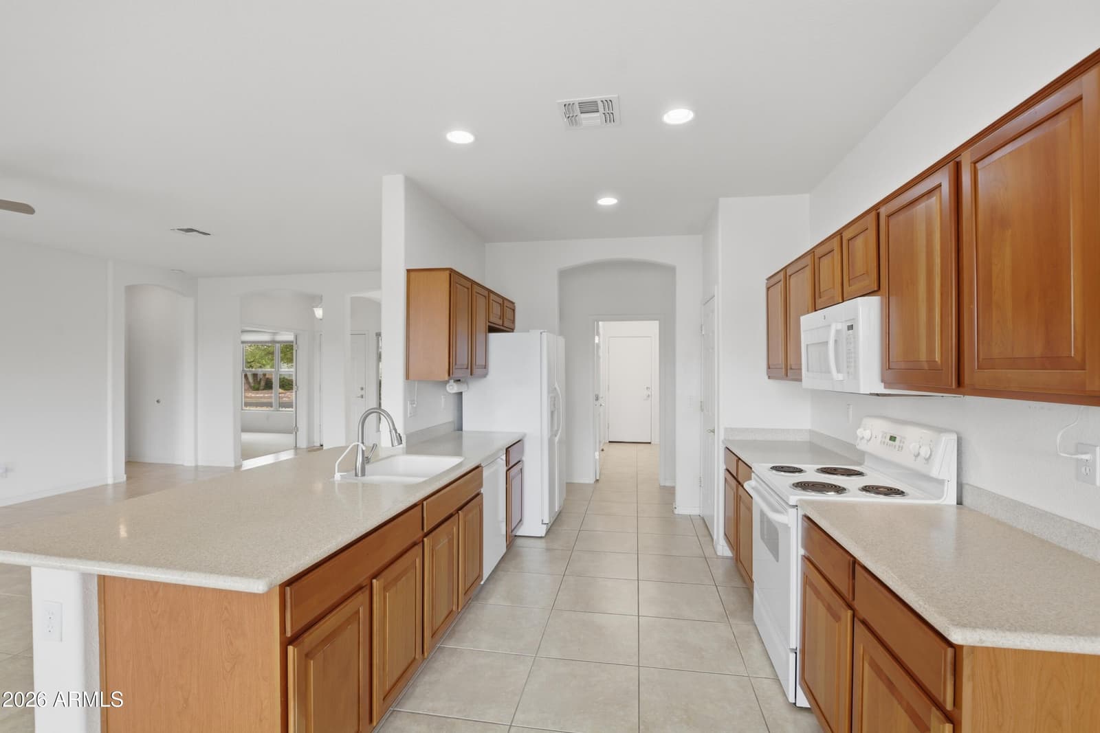 6863 S SANTA RITA Way, Chandler, AZ 85249 — photo 11 of 45