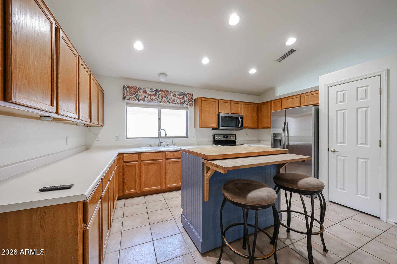 10379 W Tonopah Drive, Peoria, AZ 85382 — photo 15 of 44