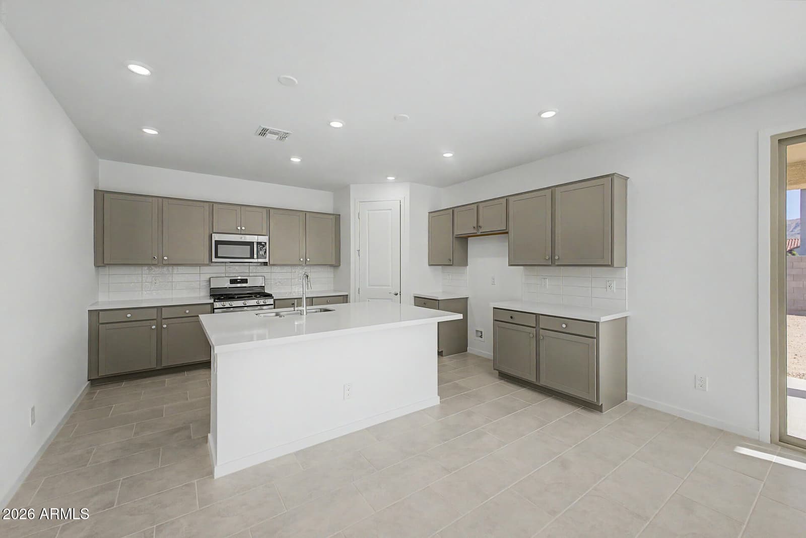 22609 W IRMA Lane, Surprise, AZ 85387 — photo 8 of 46