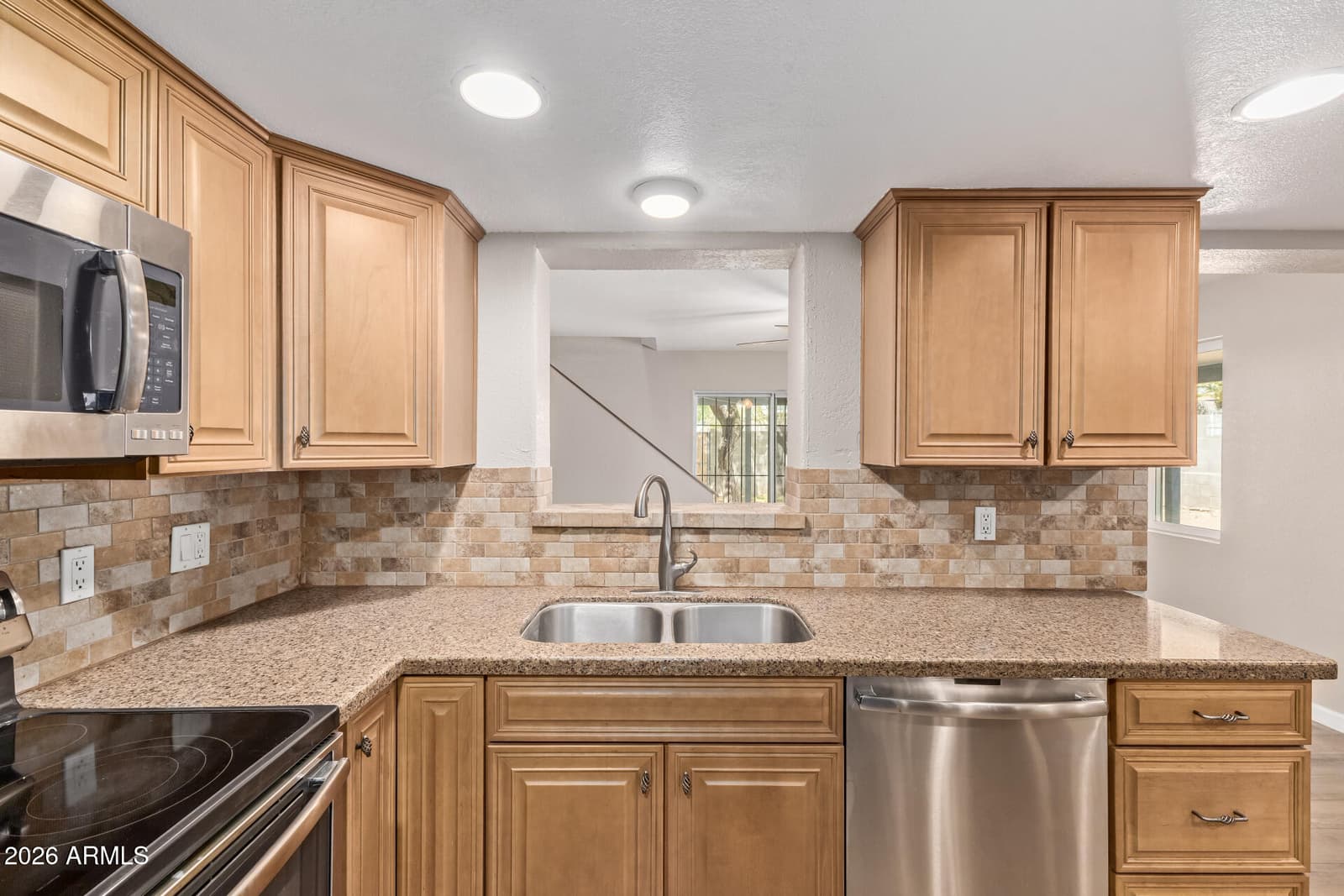 9804 N 4th Avenue, Phoenix, AZ 85021 — photo 10 of 51