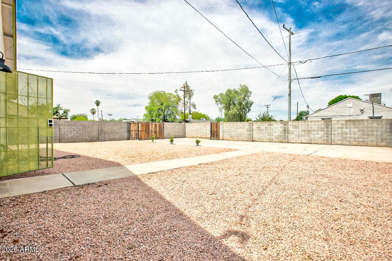 1502 E WHITTON Avenue, Phoenix, AZ 85014 — photo 20 of 23