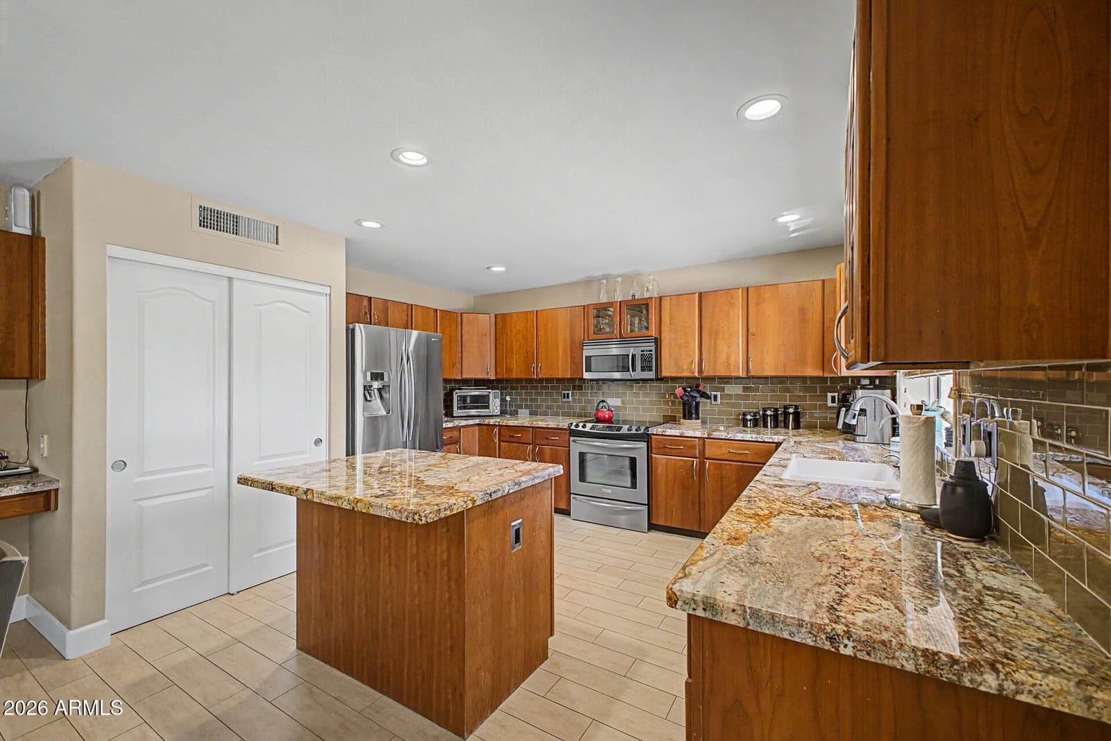 1162 E SHEFFIELD Avenue, Chandler, AZ 85225 — photo 12 of 42