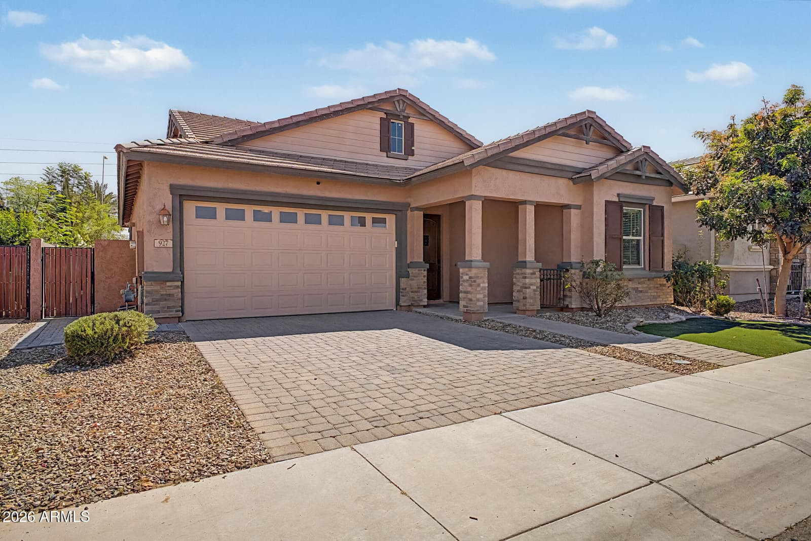 927 S SOHO Lane, Chandler, AZ 85225 — photo 2 of 47