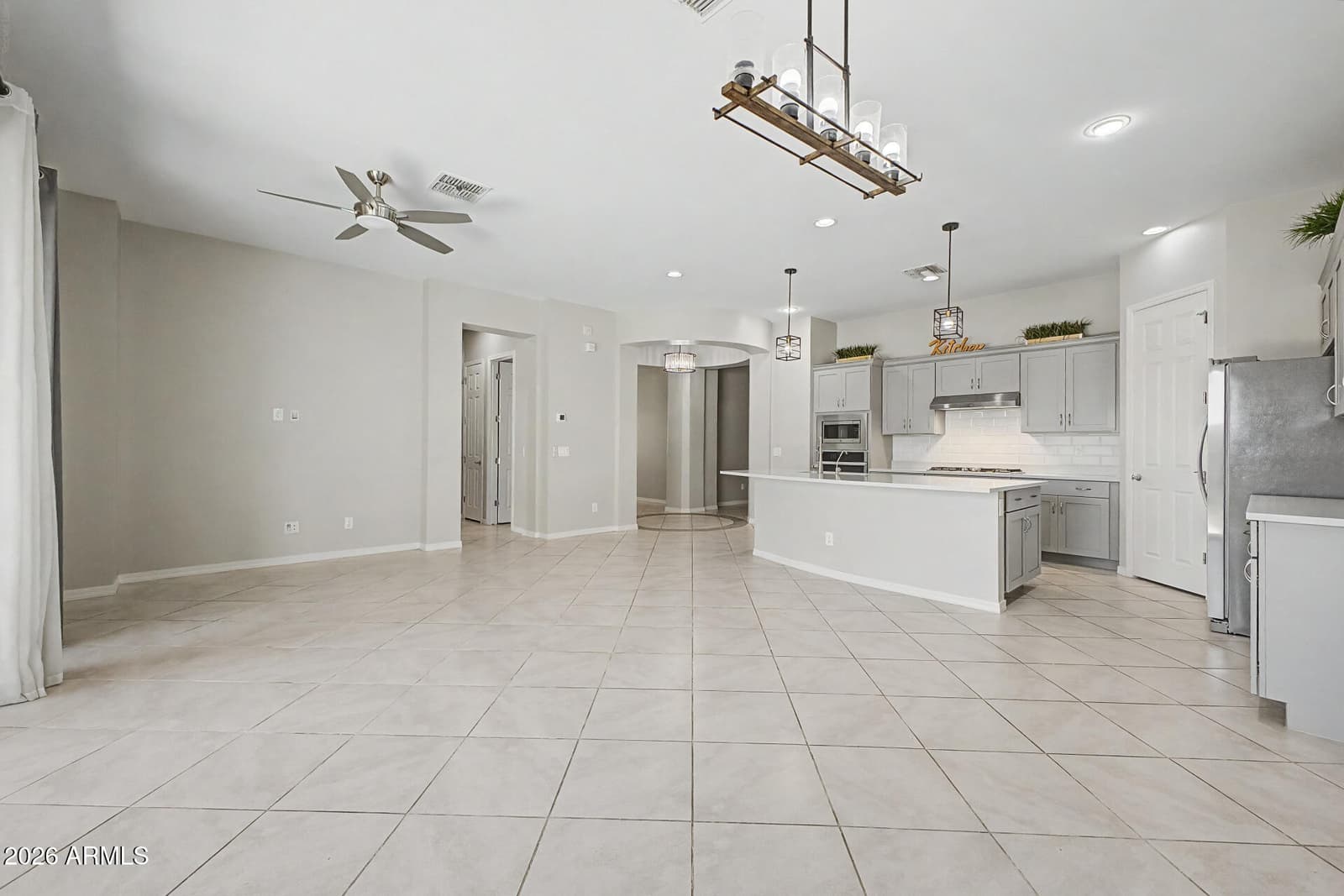 927 S SOHO Lane, Chandler, AZ 85225 — photo 11 of 47
