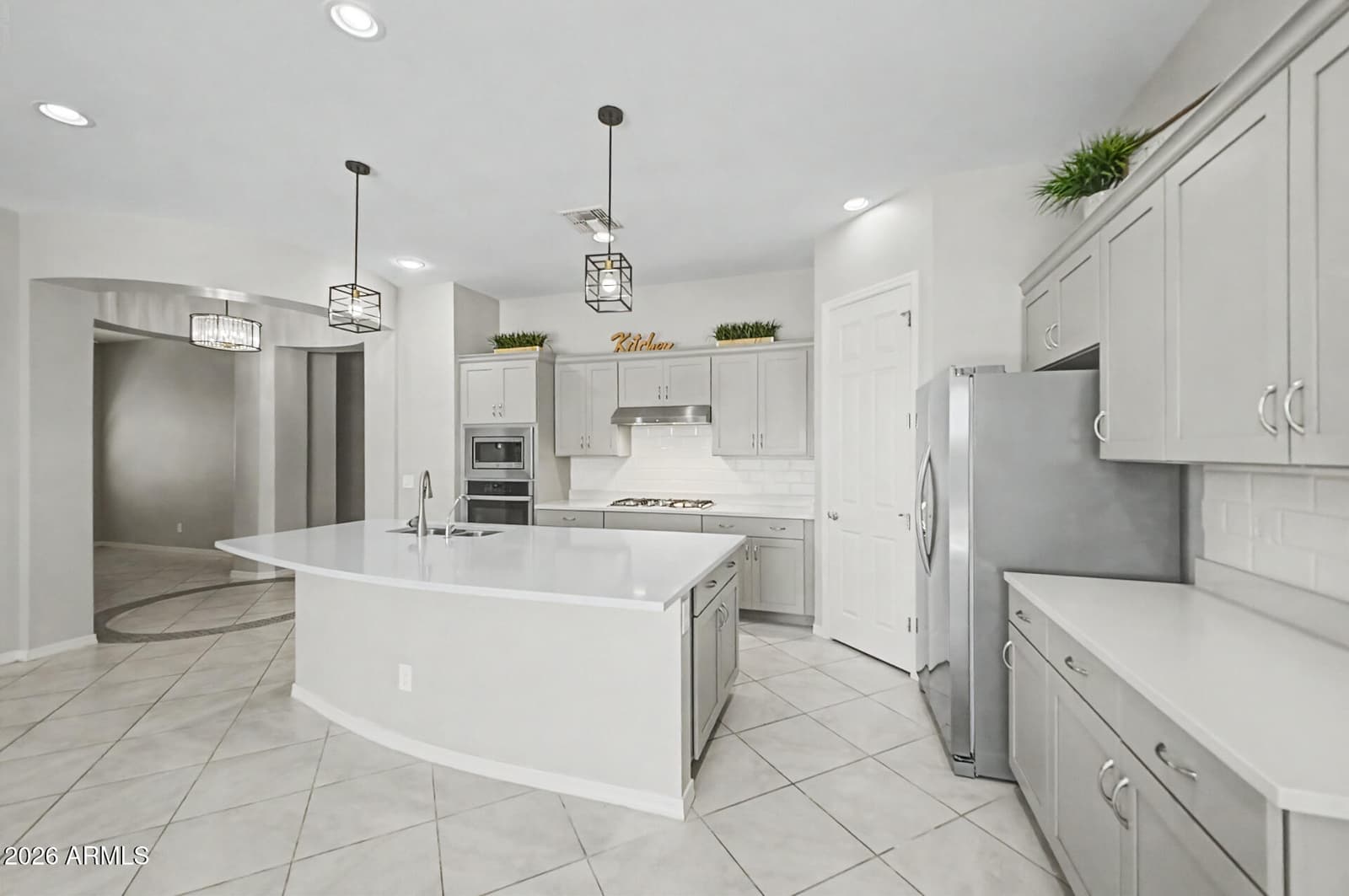 927 S SOHO Lane, Chandler, AZ 85225 — photo 7 of 47