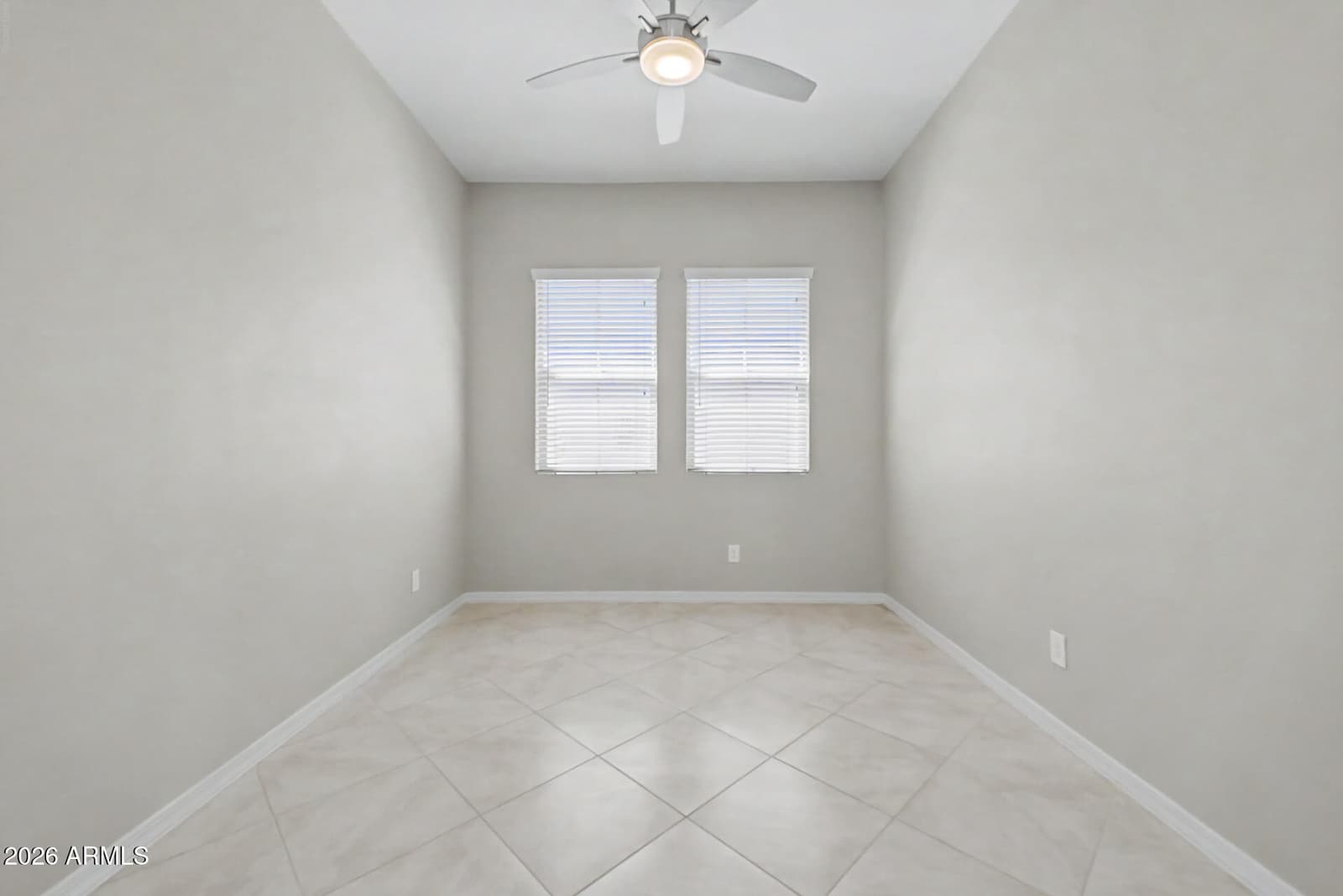 927 S SOHO Lane, Chandler, AZ 85225 — photo 13 of 47