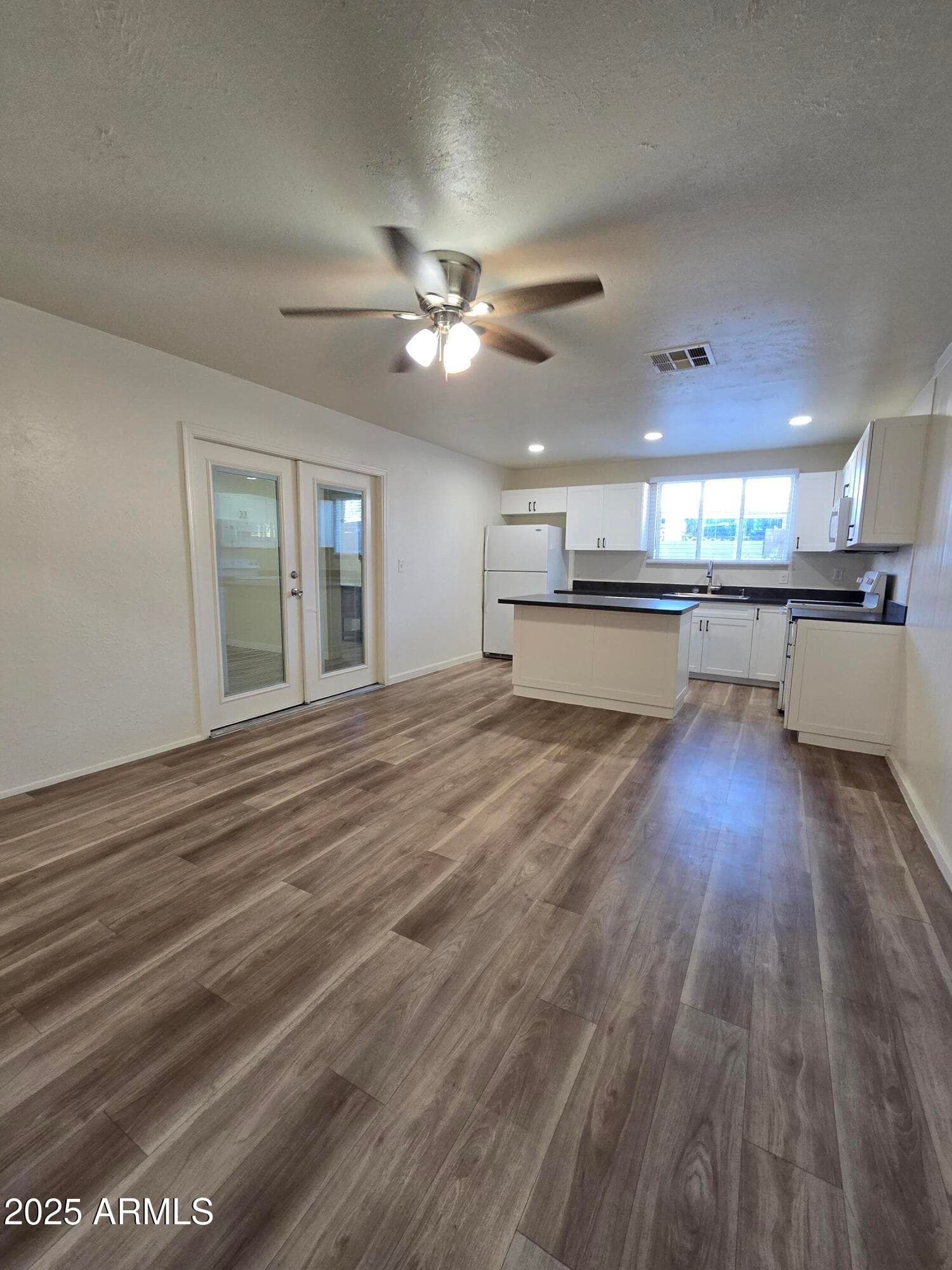 4924 W Catalina Drive, Phoenix, AZ 85031 — photo 6 of 26