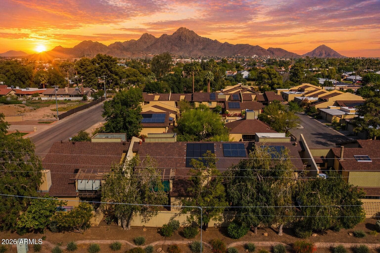 7352 N 7TH Place, Phoenix, AZ 85020 — photo 1 of 47