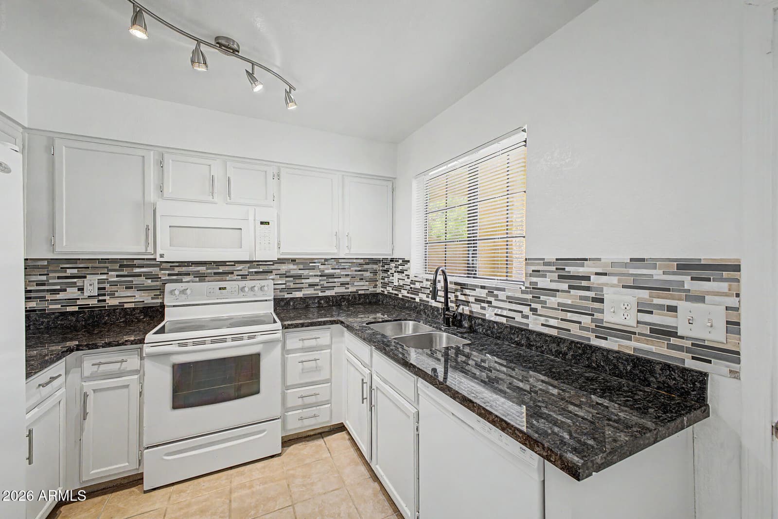 455 S MESA Drive 175, Mesa, AZ 85210 — photo 13 of 33