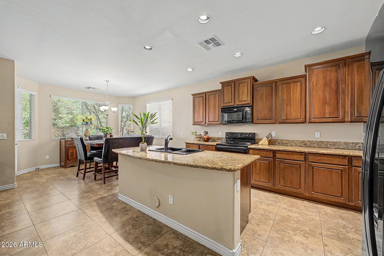 3334 E GRAND CANYON Drive, Chandler, AZ 85249 — photo 26 of 62