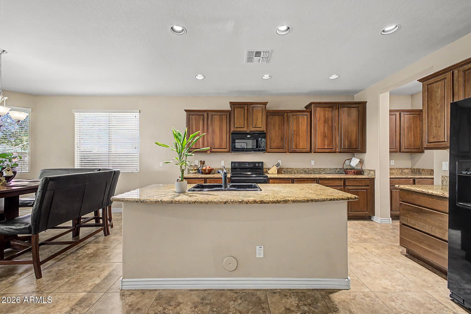 3334 E GRAND CANYON Drive, Chandler, AZ 85249 — photo 27 of 62