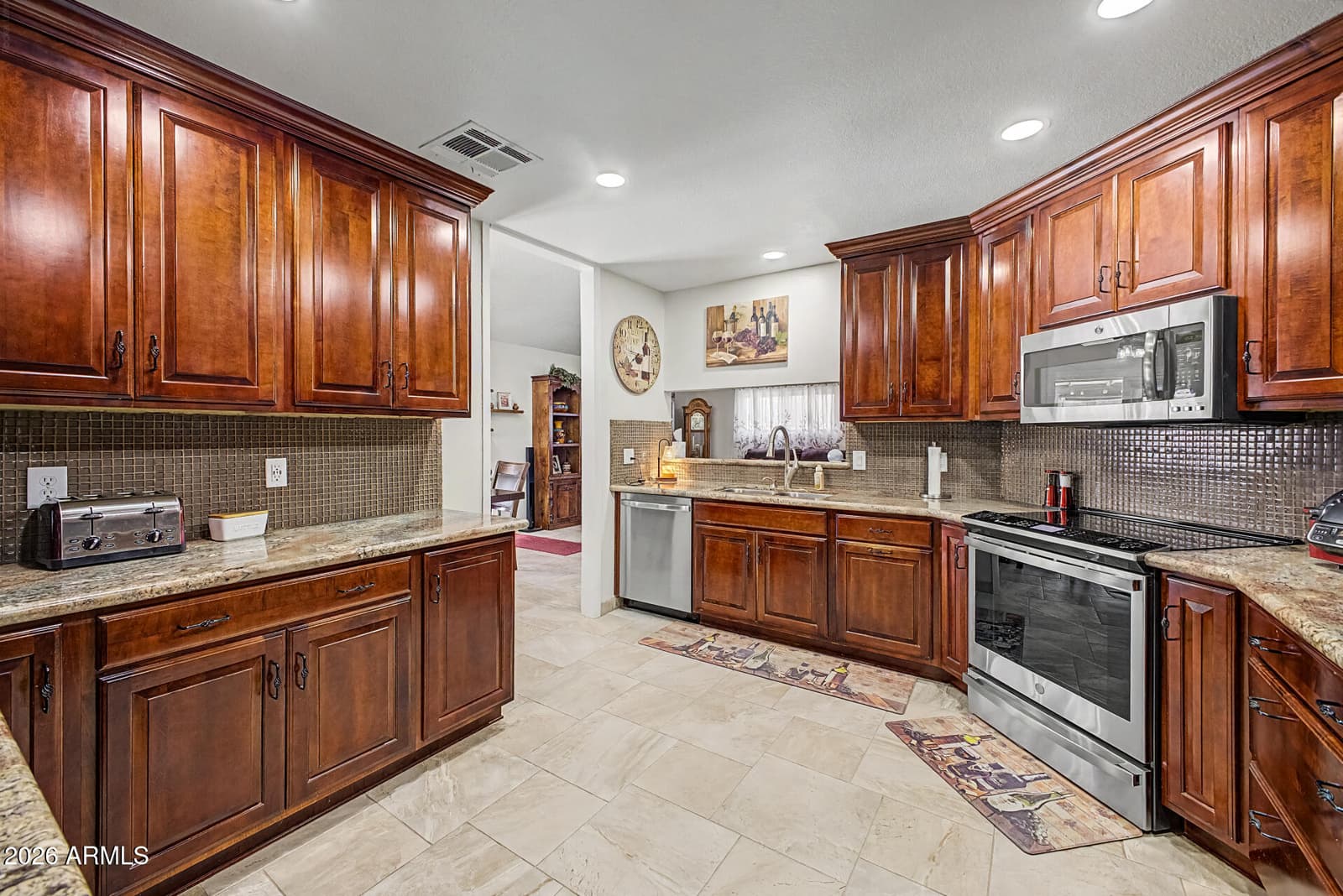 11808 N 78th Drive, Peoria, AZ 85345 — photo 13 of 31