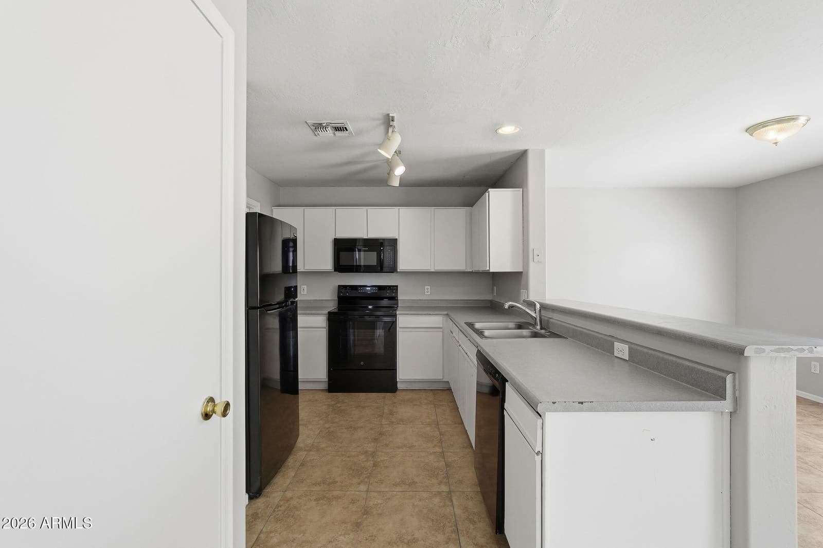 11239 W ROMA Avenue, Phoenix, AZ 85037 — photo 10 of 36