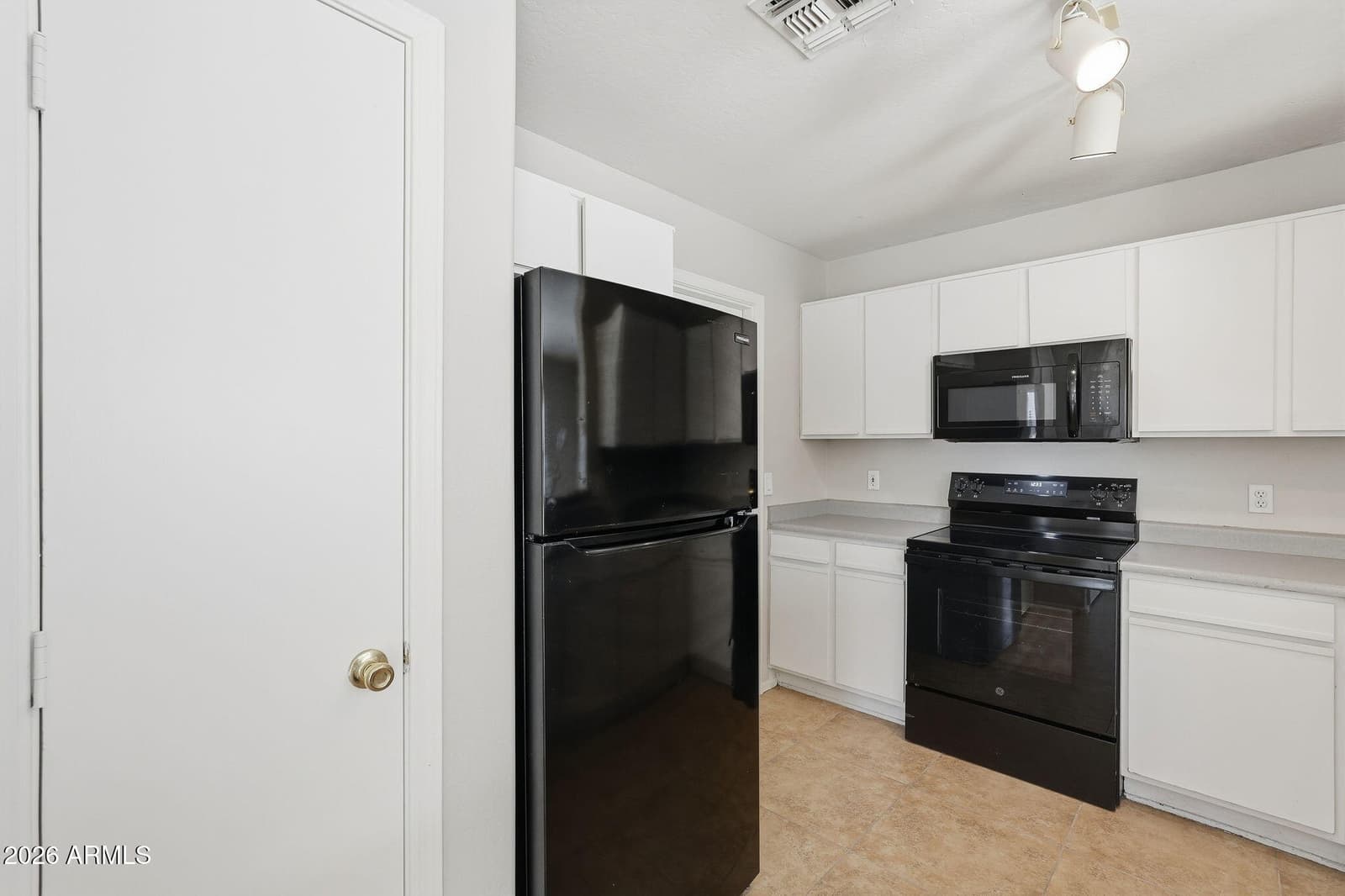 11239 W ROMA Avenue, Phoenix, AZ 85037 — photo 11 of 36