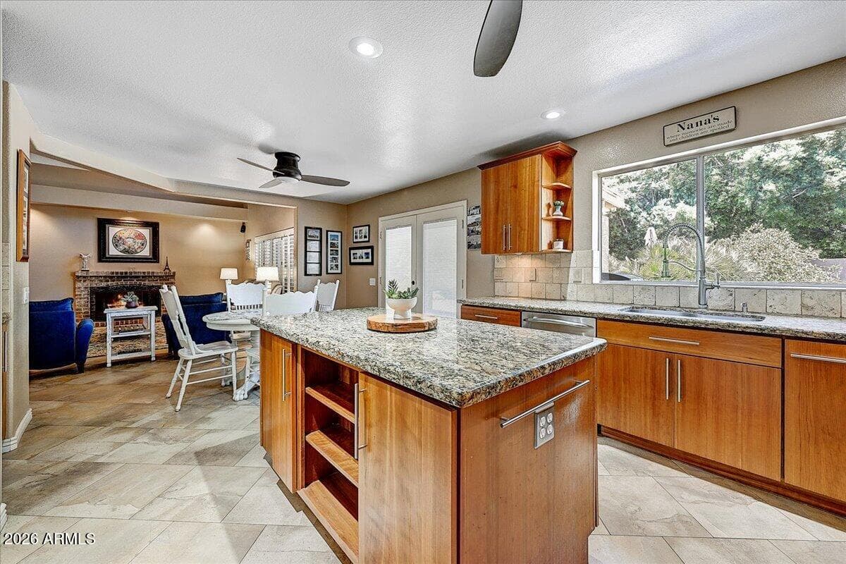 1054 E GOLDEN Court, Chandler, AZ 85225 — photo 18 of 53