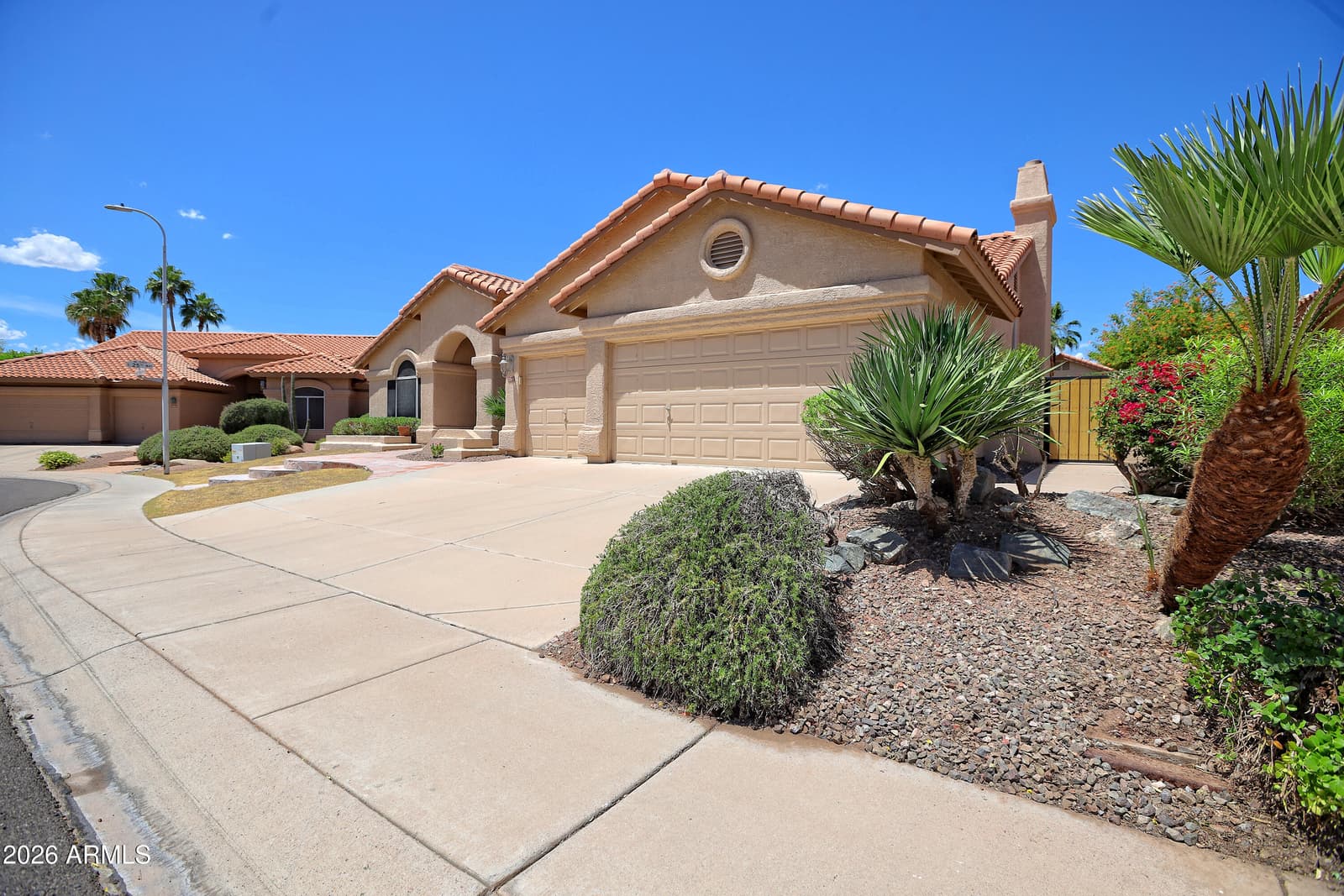 2542 E MOUNTAIN SKY Avenue, Phoenix, AZ 85048 — photo 9 of 76