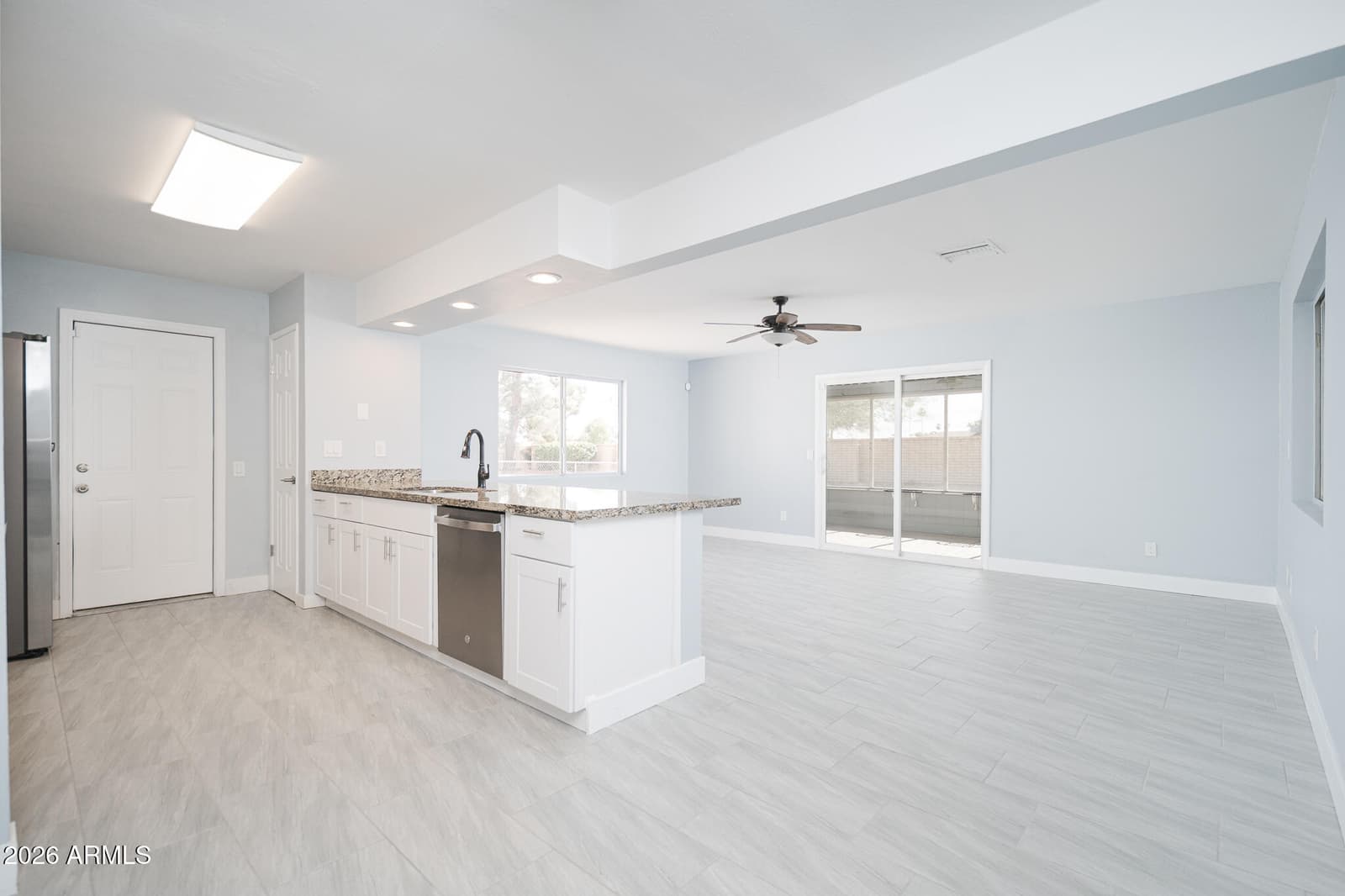 14820 N Lakeforest Drive, Sun City, AZ 85351 — photo 10 of 30