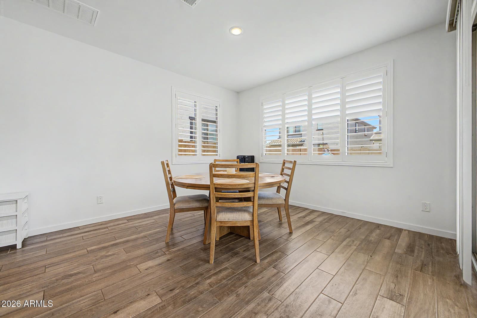 7417 W NORTHVIEW Avenue, Glendale, AZ 85303 — photo 10 of 32