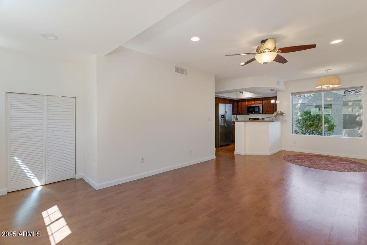 4020 E LAUREL Lane, Phoenix, AZ 85028 — photo 18 of 39