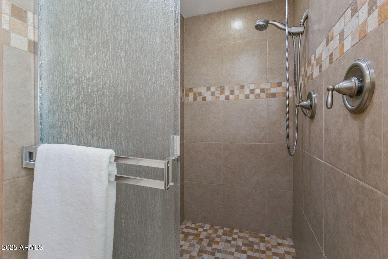 4020 E LAUREL Lane, Phoenix, AZ 85028 — photo 26 of 39
