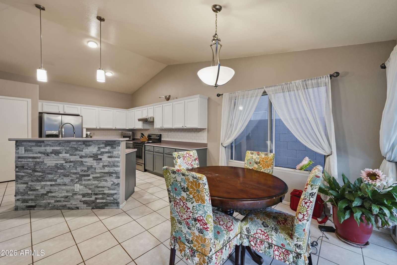 780 S PINEVIEW Drive, Chandler, AZ 85226 — photo 6 of 31