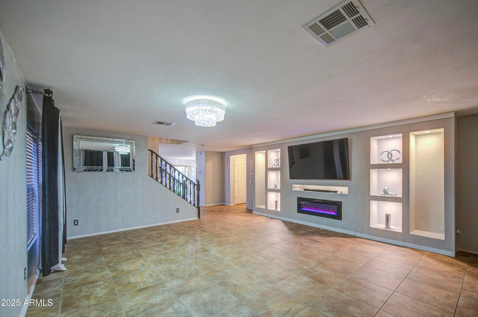 10817 W PIERSON Street, Phoenix, AZ 85037 — photo 4 of 21