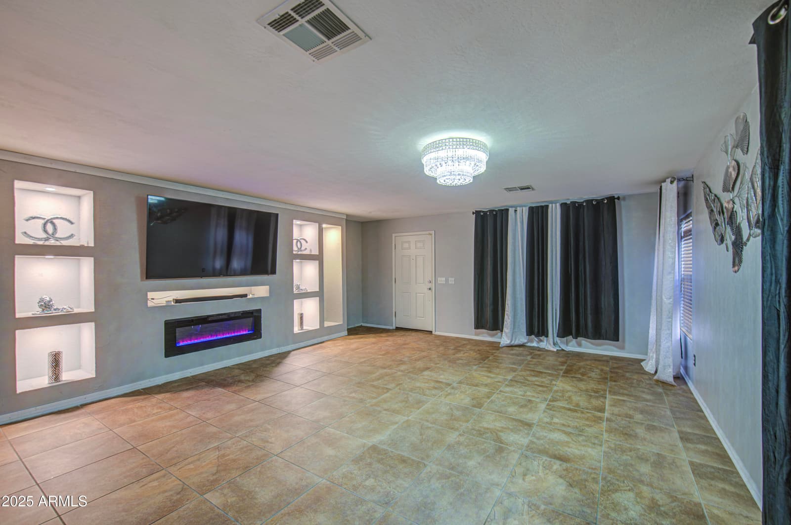10817 W PIERSON Street, Phoenix, AZ 85037 — photo 5 of 21