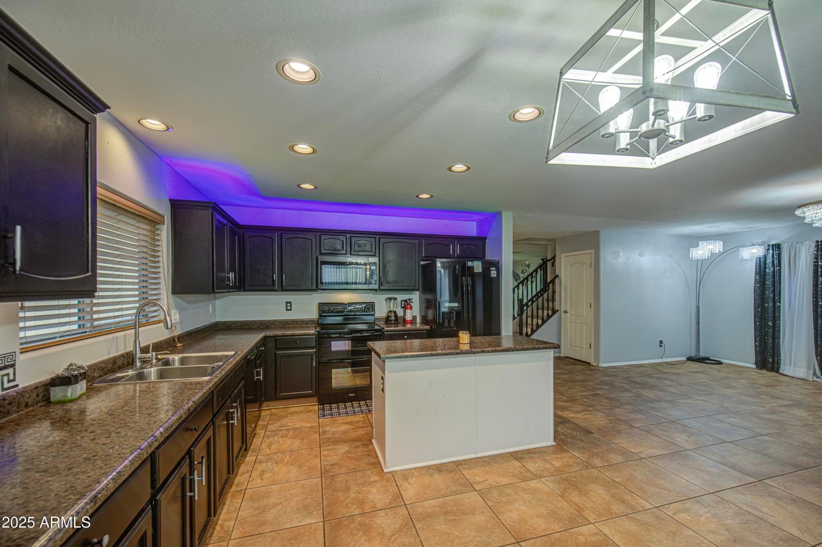 10817 W PIERSON Street, Phoenix, AZ 85037 — photo 10 of 21