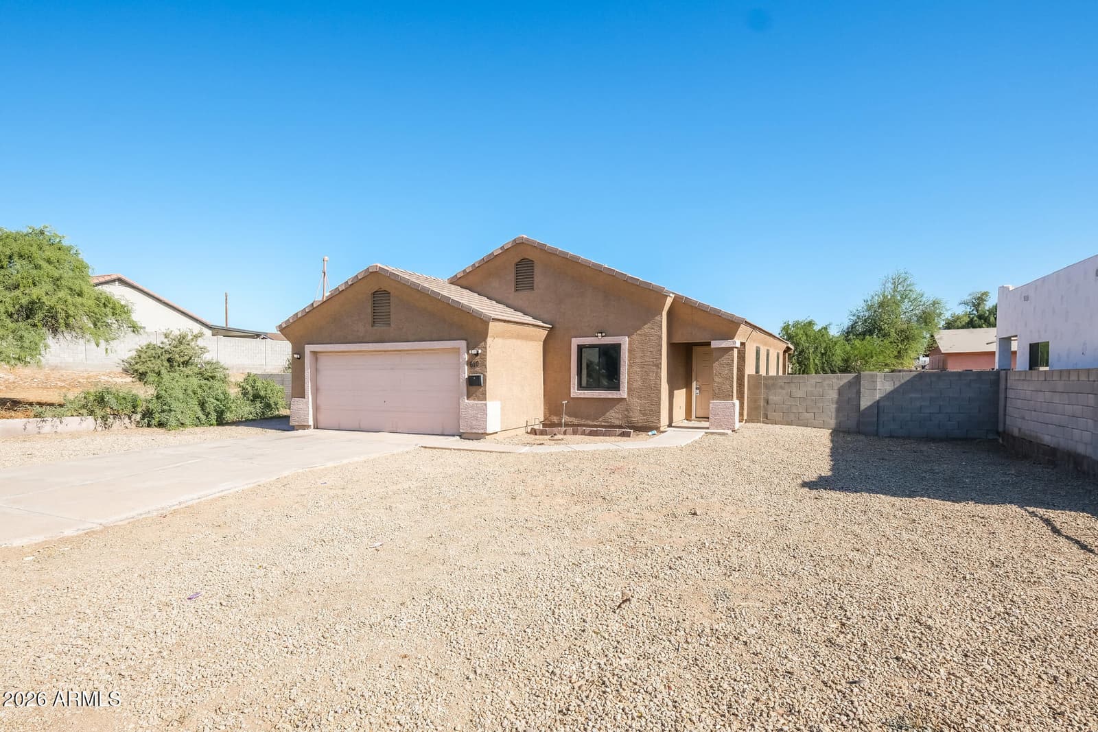 610 E DEE Street, Avondale, AZ 85323 — photo 2 of 21