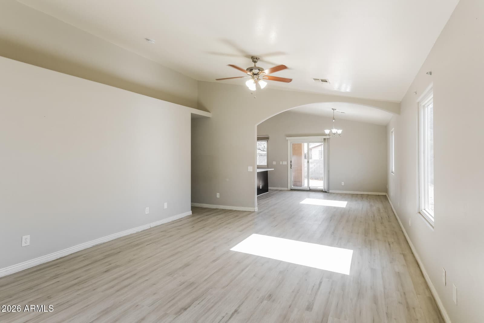610 E DEE Street, Avondale, AZ 85323 — photo 3 of 21