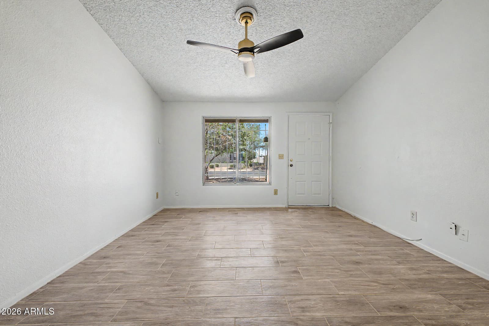 3646 N 67TH Avenue 106, Phoenix, AZ 85033 — photo 3 of 24