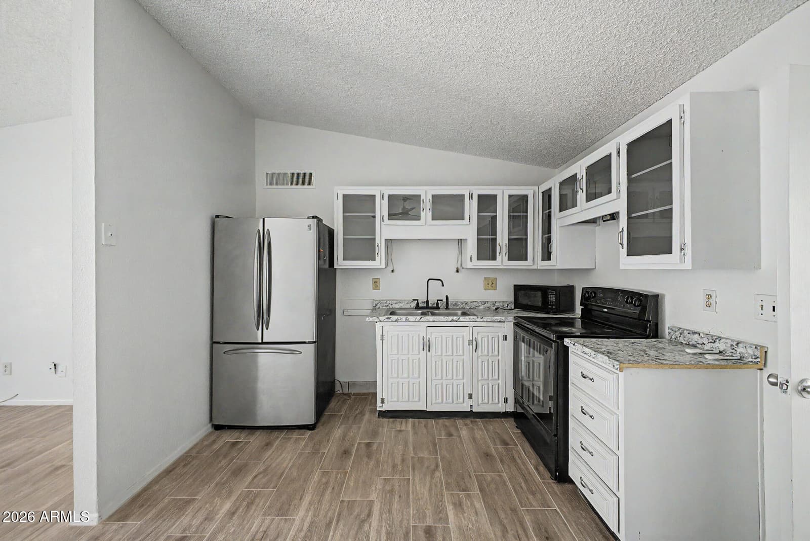 3646 N 67TH Avenue 106, Phoenix, AZ 85033 — photo 9 of 24