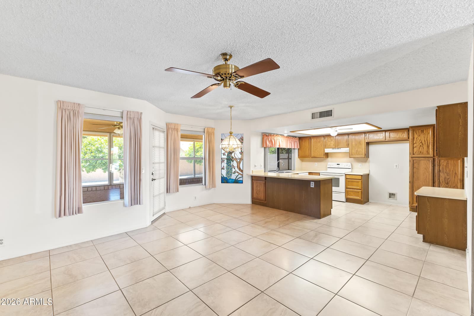 9821 W ORAIBI Drive, Peoria, AZ 85382 — photo 9 of 39