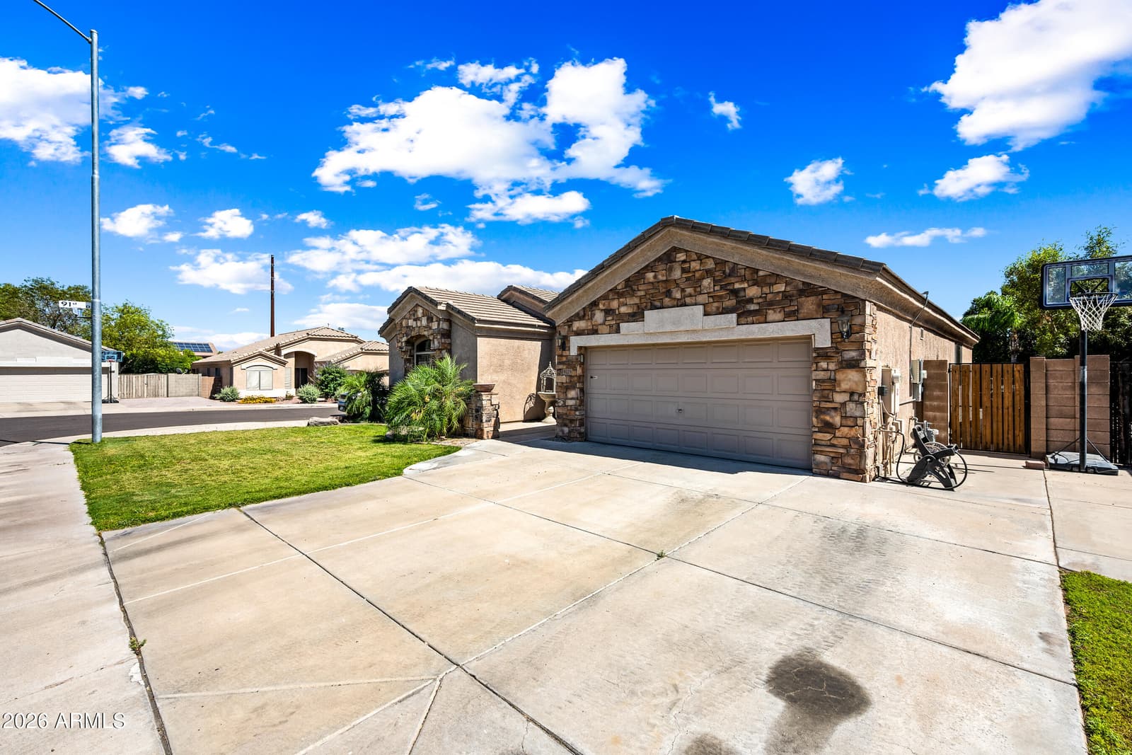 9129 W YUKON Drive, Peoria, AZ 85382