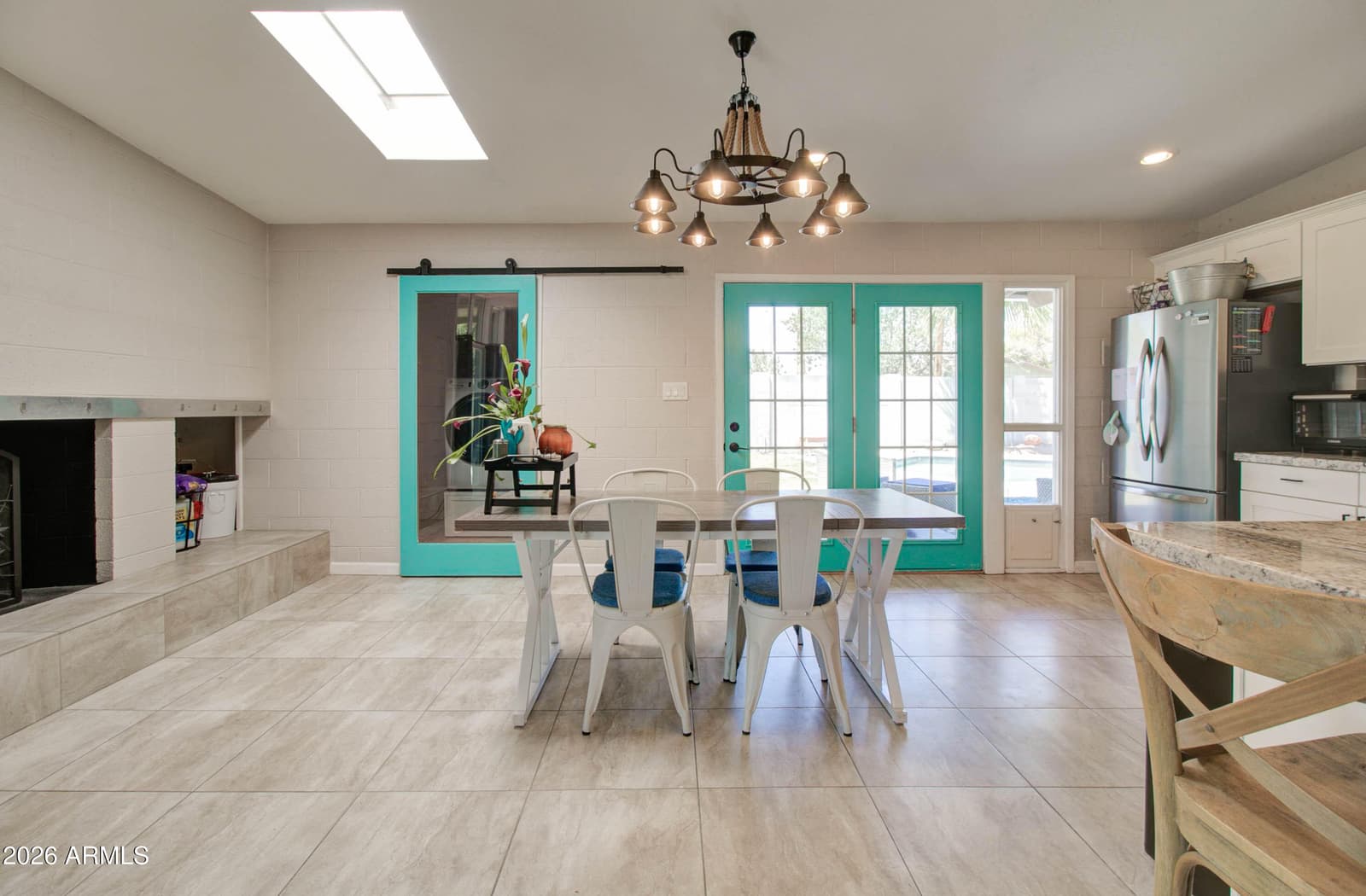 373 N Apache Drive, Chandler, AZ 85224 — photo 14 of 52