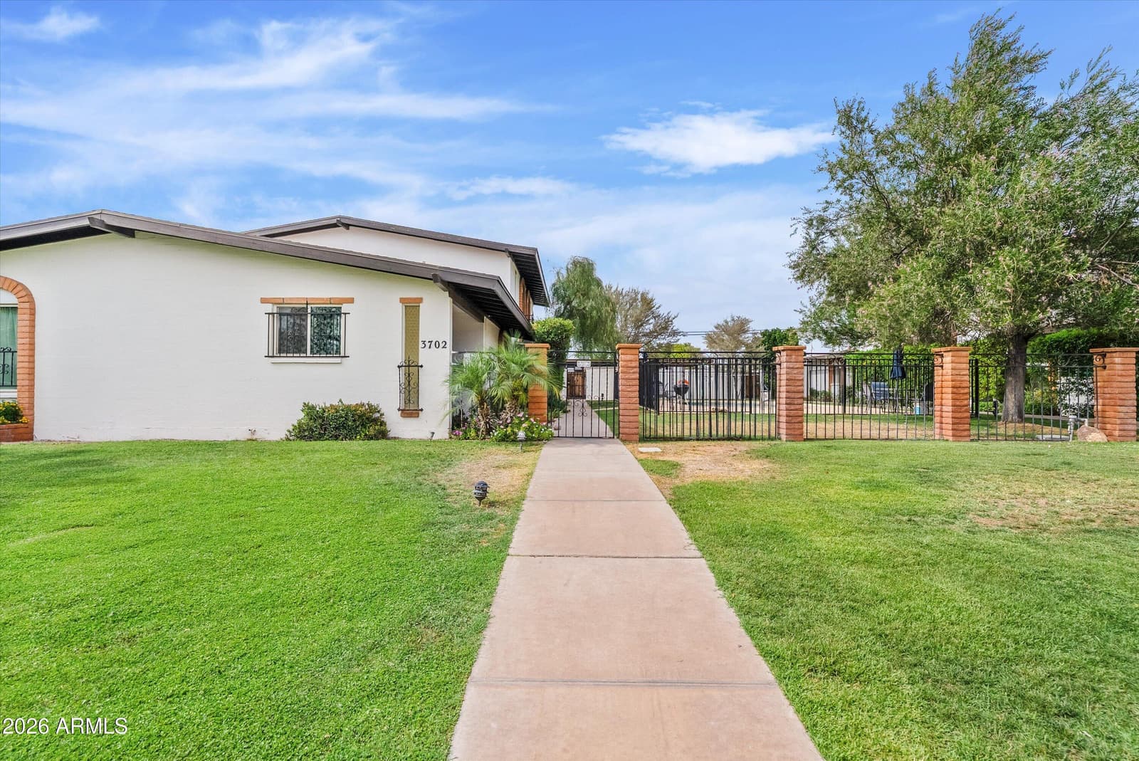 3702 E Monterosa Street 2, Phoenix, AZ 85018 — photo 5 of 33