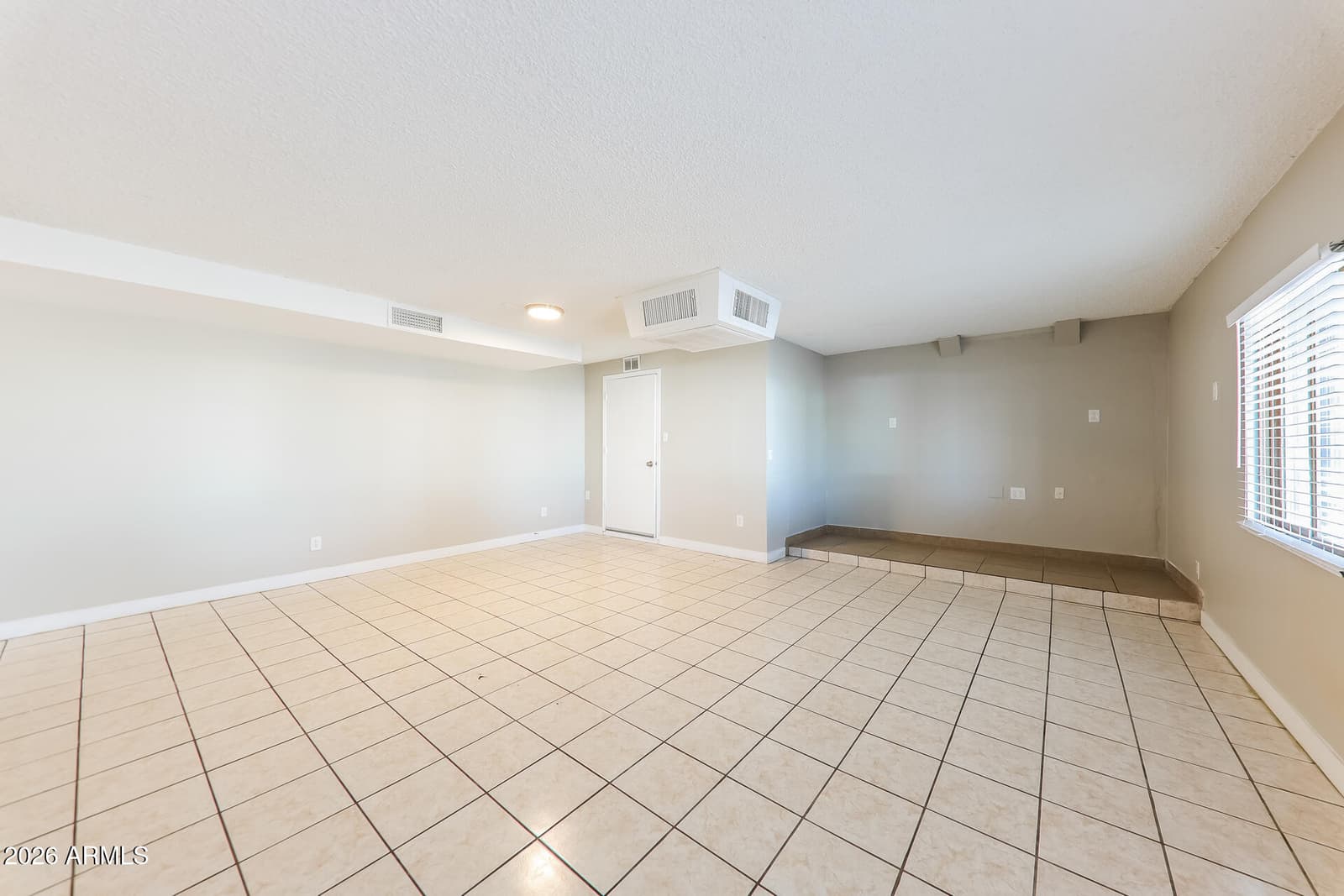 10215 N 35th Drive, Phoenix, AZ 85051 — photo 5 of 21