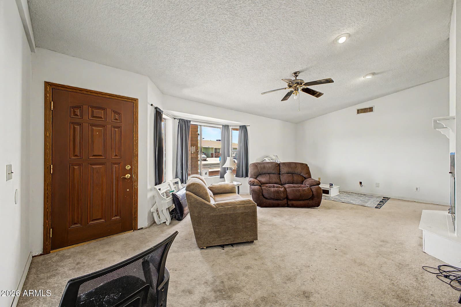 547 E Quail Avenue, Apache Junction, AZ 85119 — photo 5 of 28