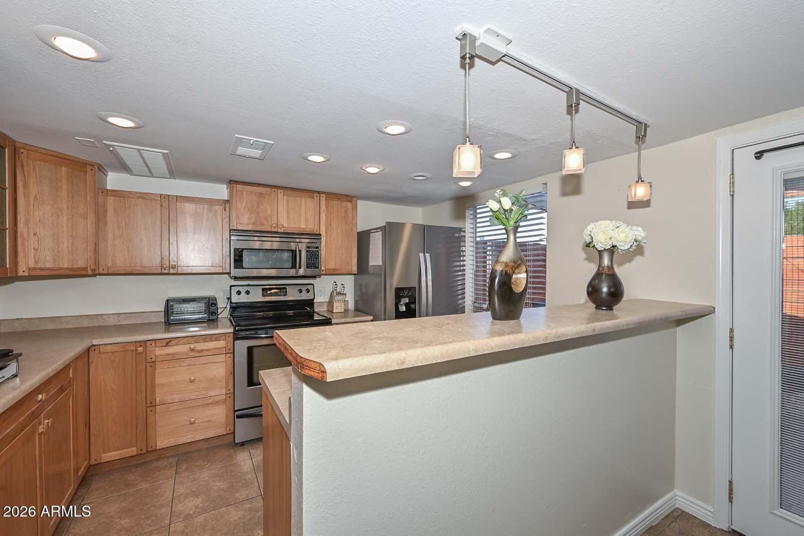 202 E Betty Elyse Lane, Phoenix, AZ 85022 — photo 4 of 30