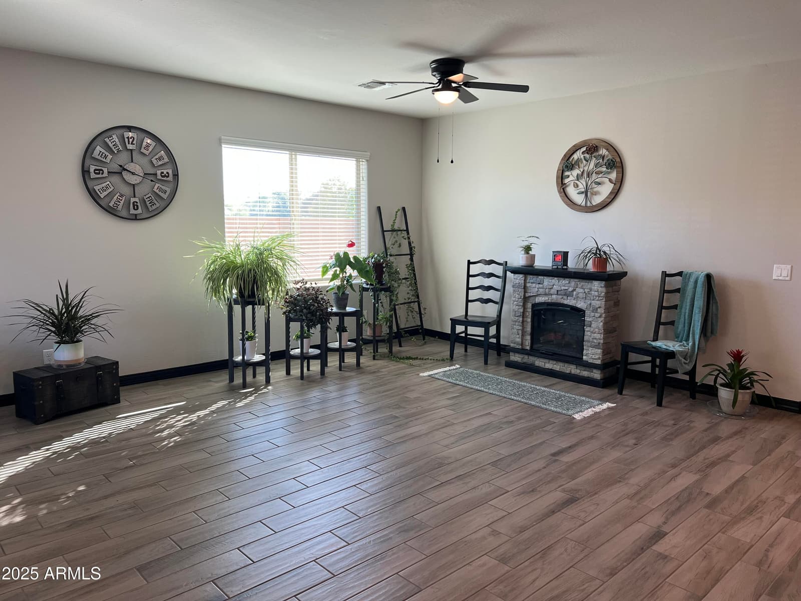 10605 W Catalina Drive, Avondale, AZ 85392 — photo 6 of 59