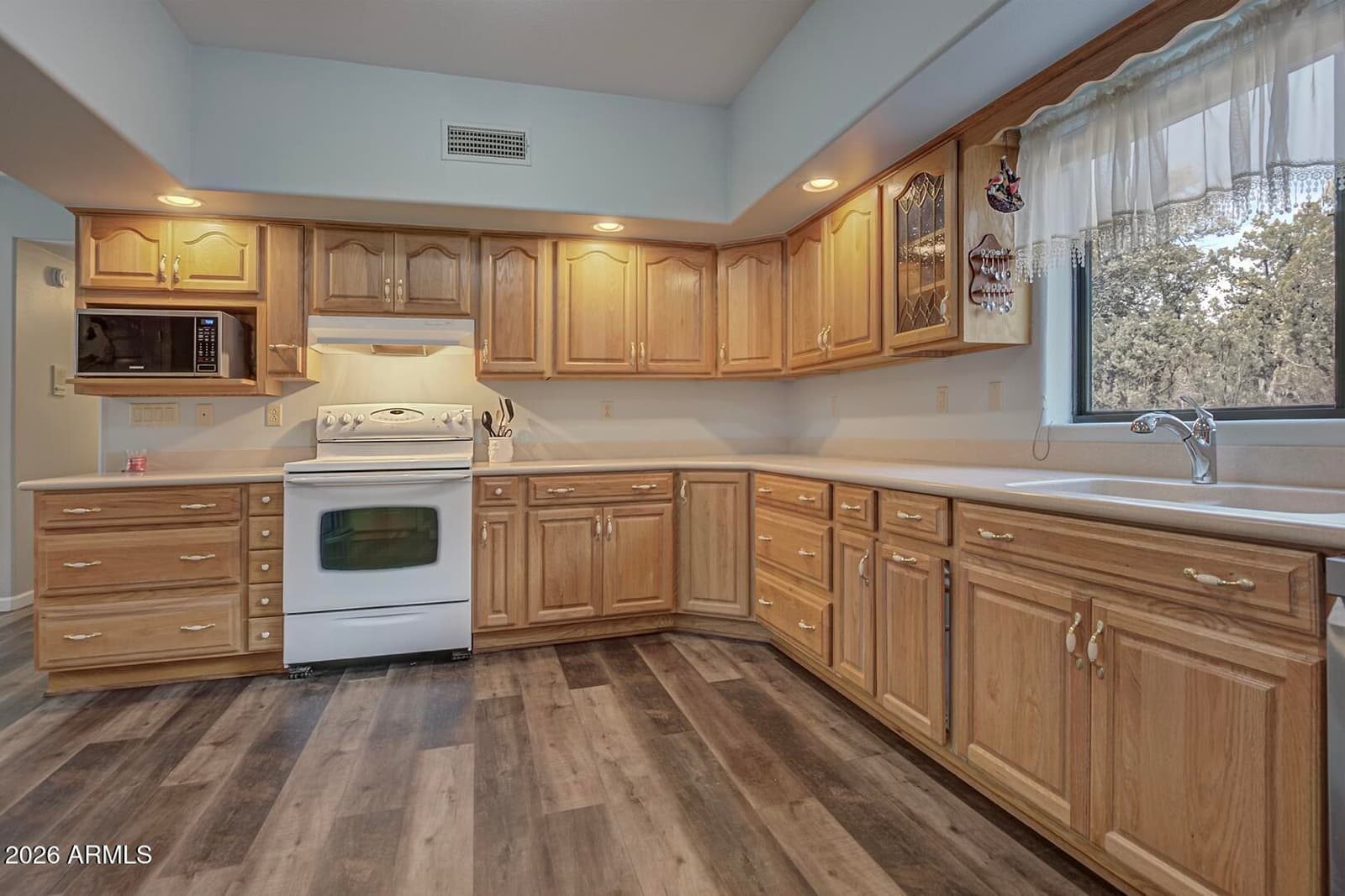 5776 W Sundance Drive, Pine, AZ 85544 — photo 8 of 41