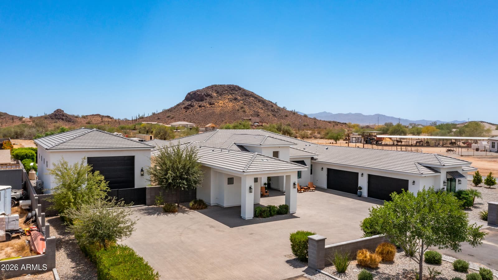 15433 W DALE Lane, Surprise, AZ 85387 — photo 5 of 92