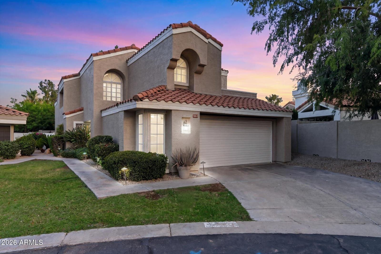 4021 E LAUREL Lane NE, Phoenix, AZ 85028