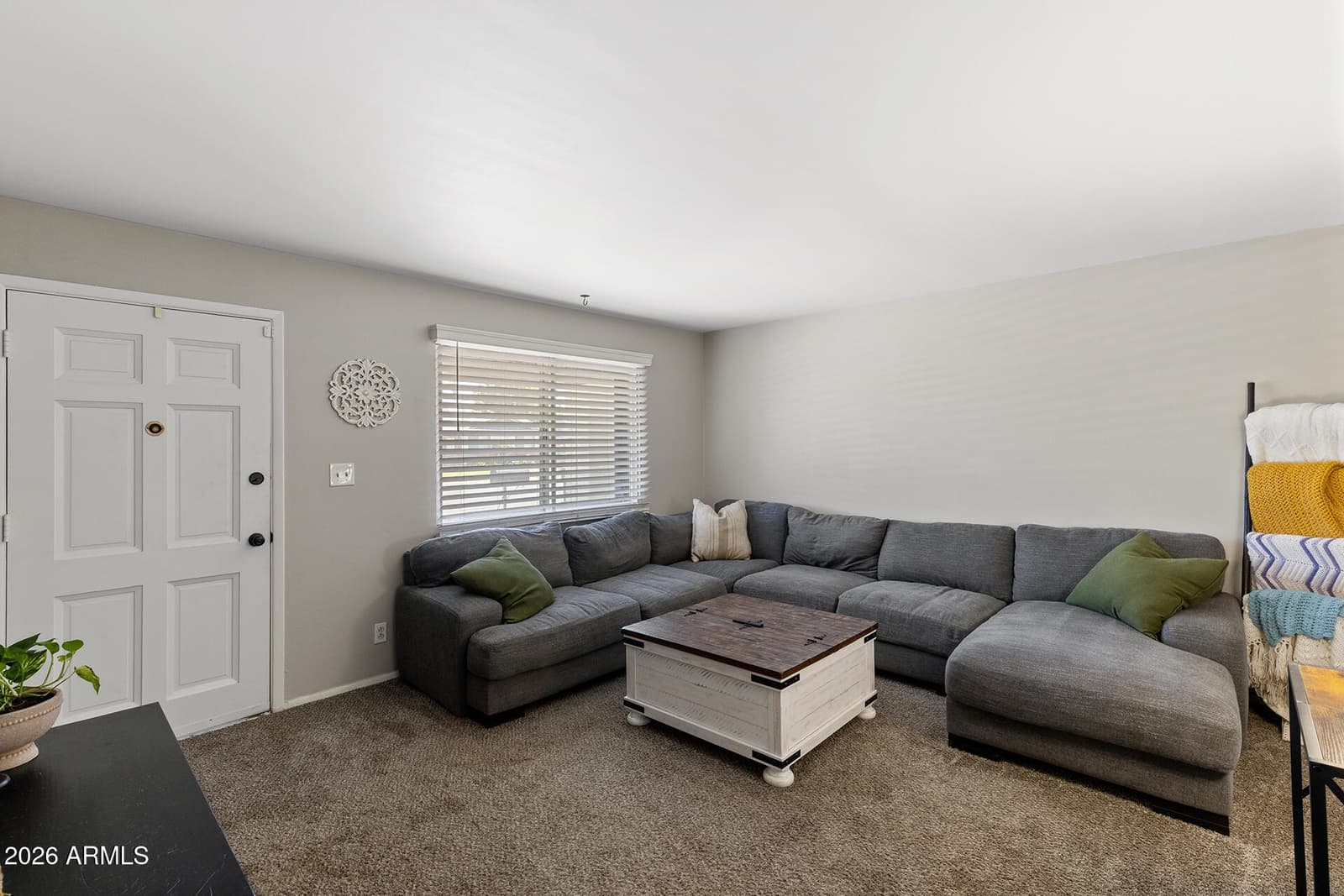 3710 W Caron Street, Phoenix, AZ 85051 — photo 4 of 34
