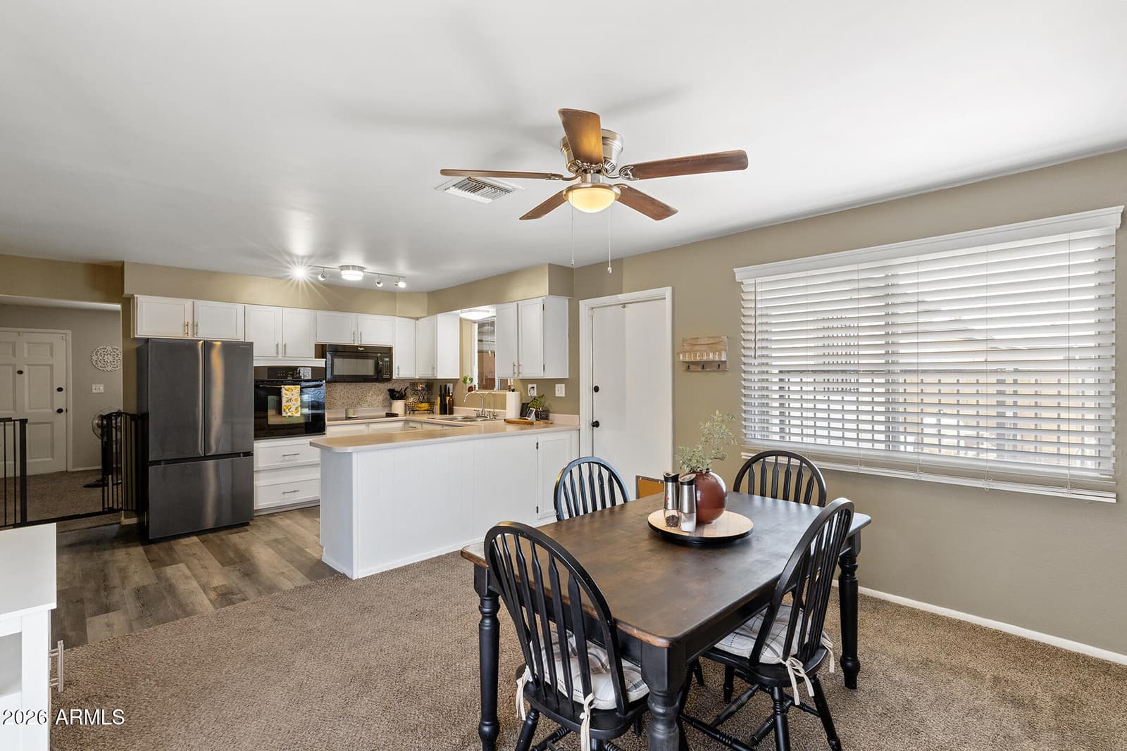 3710 W Caron Street, Phoenix, AZ 85051 — photo 6 of 34