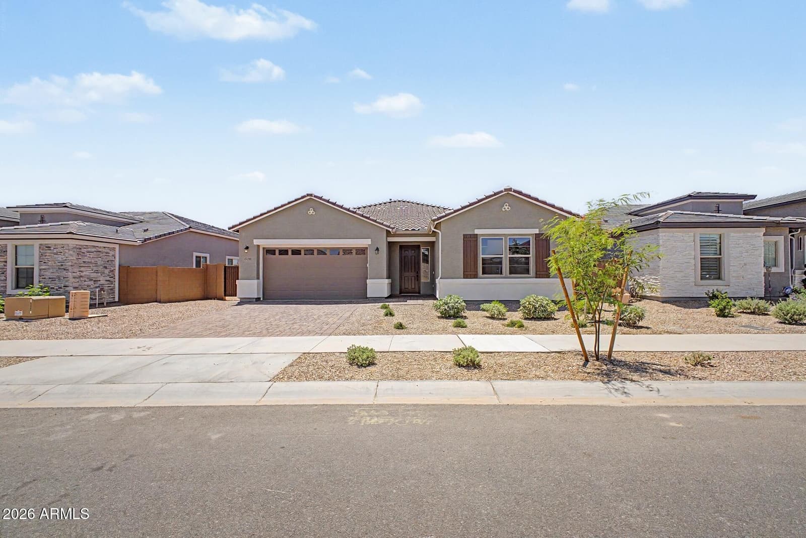 15799 W DESERT HOLLOW Drive, Surprise, AZ 85387