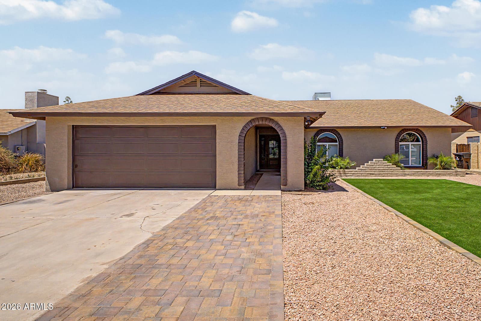 528 W MOHAWK Lane, Phoenix, AZ 85027 — photo 2 of 37